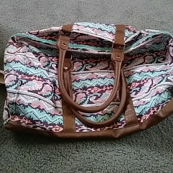 CUTE duffle/ tote travel bag!! - Picture 1 of 3